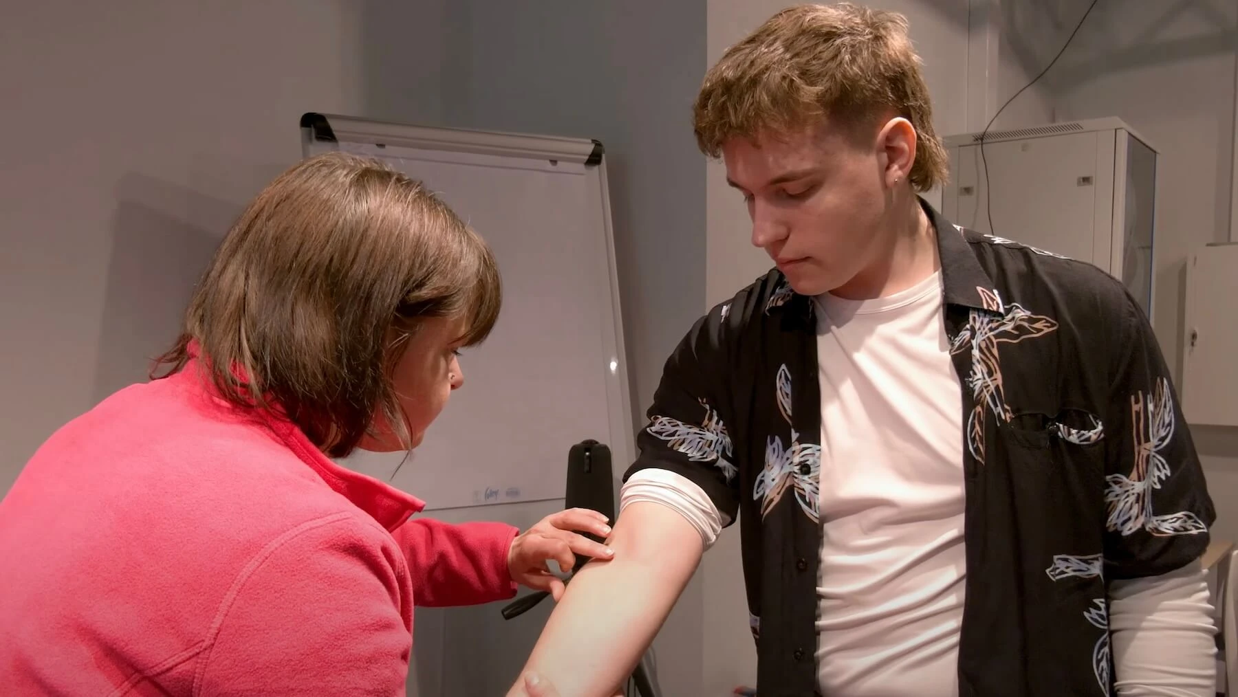 Tudeng TÜ Delta õppehoones verd loovutamas